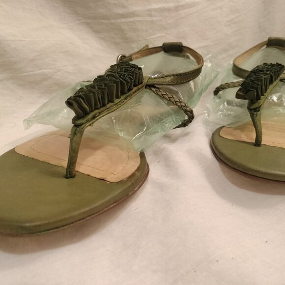 FRYE Laurel Flower T-Strap Sandal - Picture 3 of 13